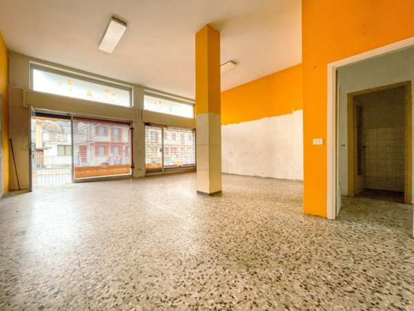 negozio in vendita a Pogno