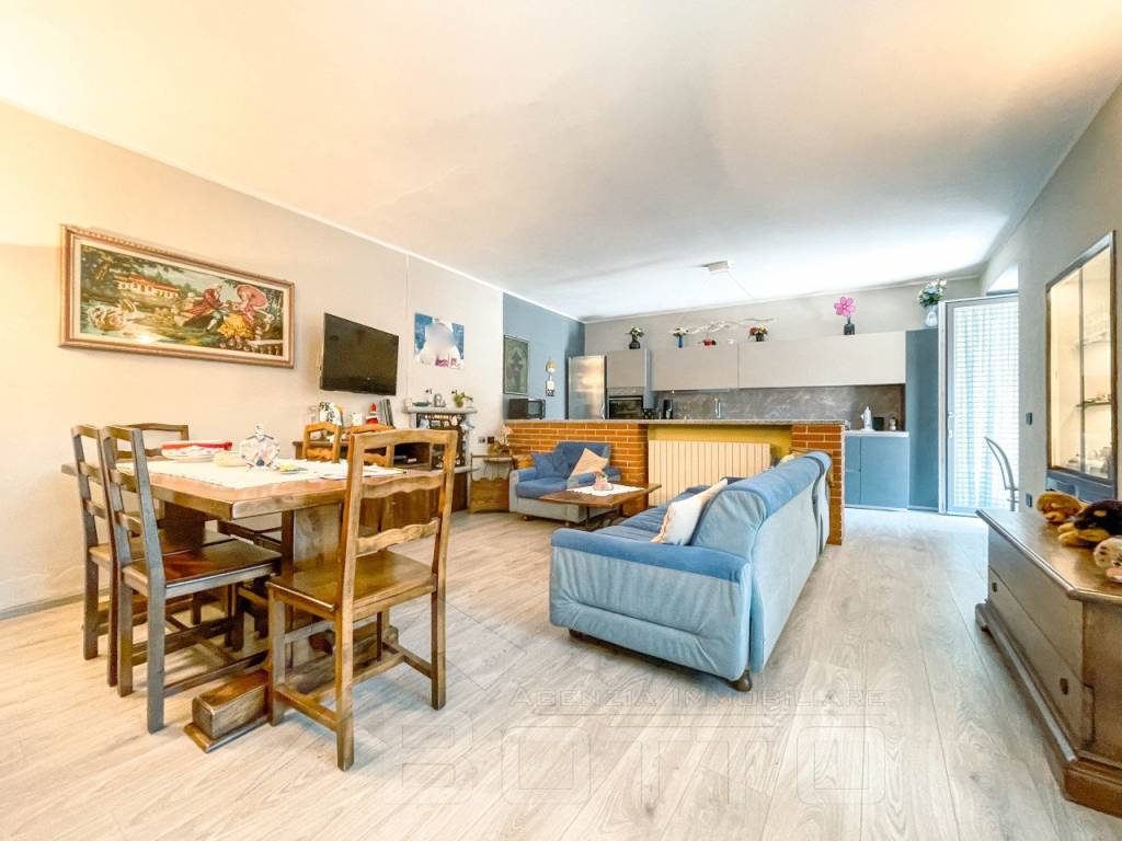 casa indipendente in vendita a Pogno