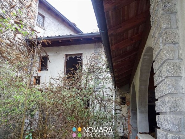 villa in vendita a Pogno