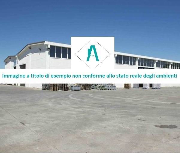 locale commerciale in vendita a Pogno