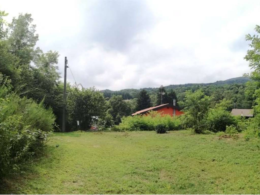 terreno edificabile in vendita a Pogno