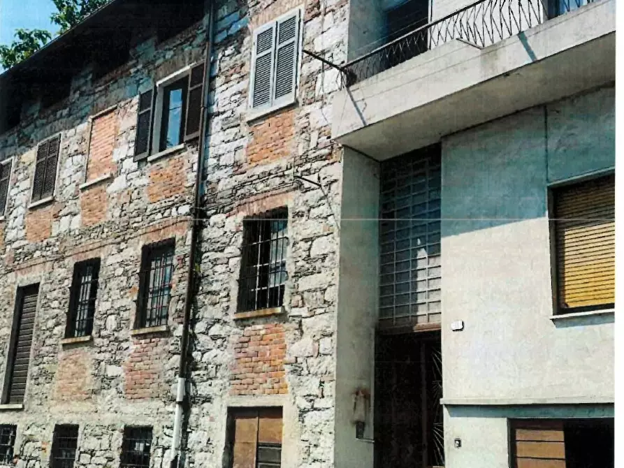 casa indipendente in vendita a Pogno
