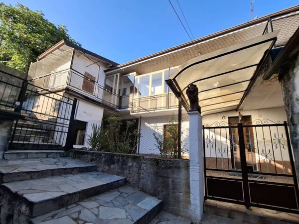 casa indipendente in vendita a Pogno