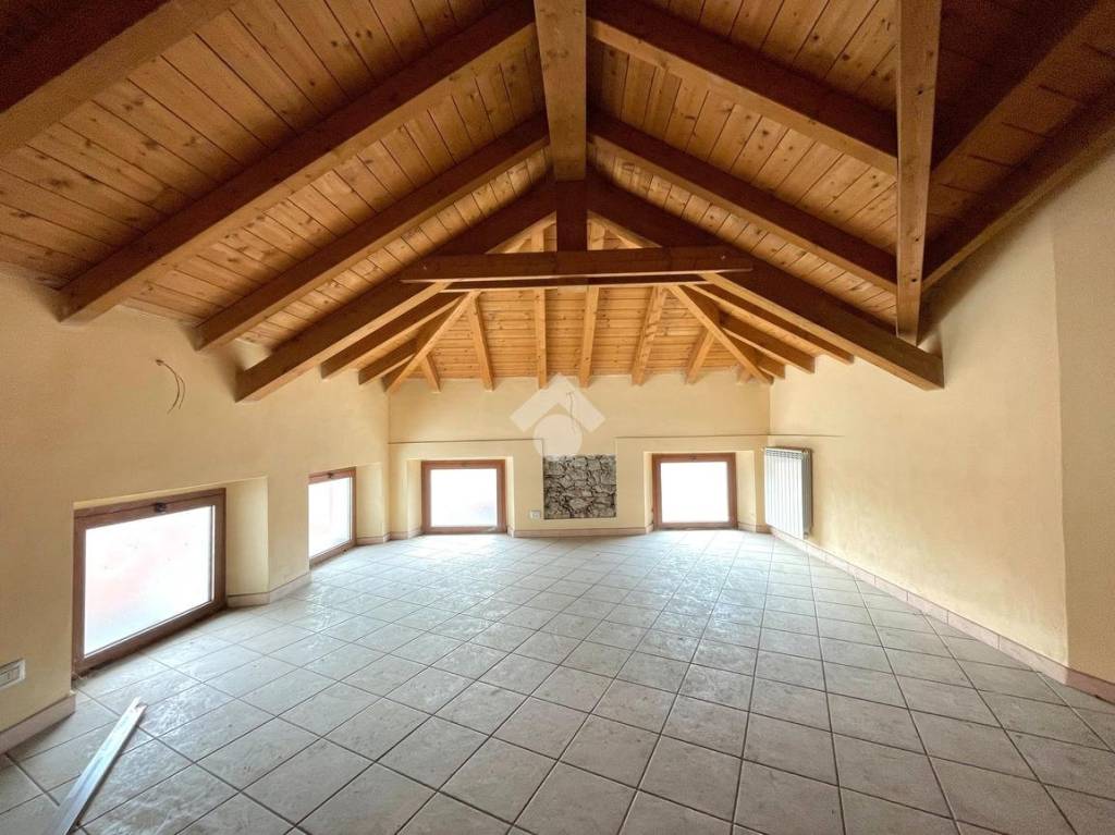 appartamento in vendita a Pogno