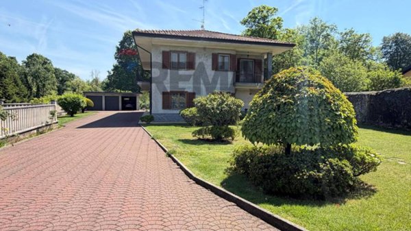 casa indipendente in vendita a Pogno