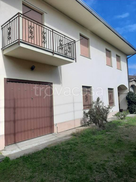 casa indipendente in vendita a Pombia