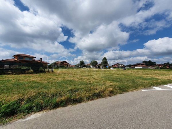 terreno edificabile in vendita a Pombia