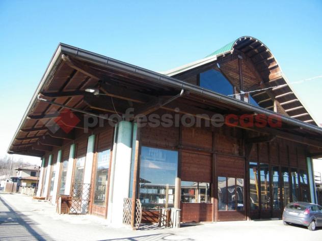 locale commerciale in vendita a Pombia