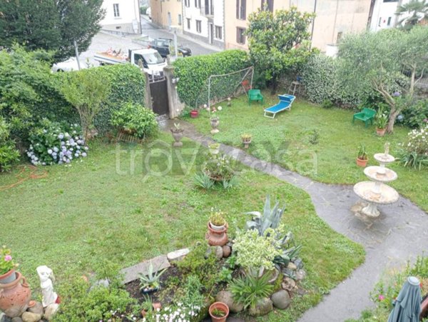 casa indipendente in vendita a Pombia