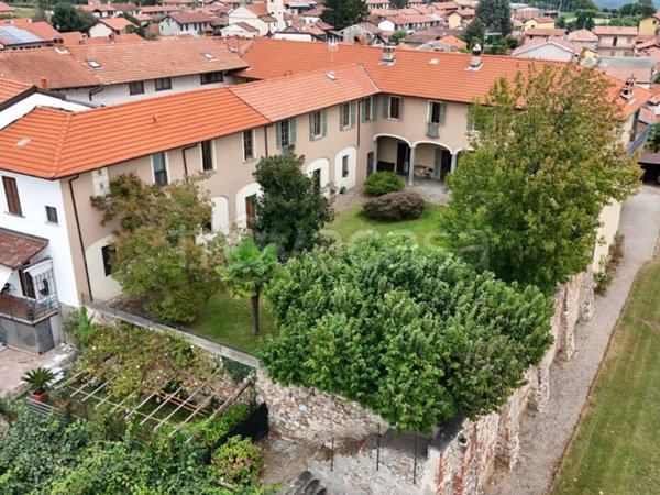 casa indipendente in vendita a Pombia