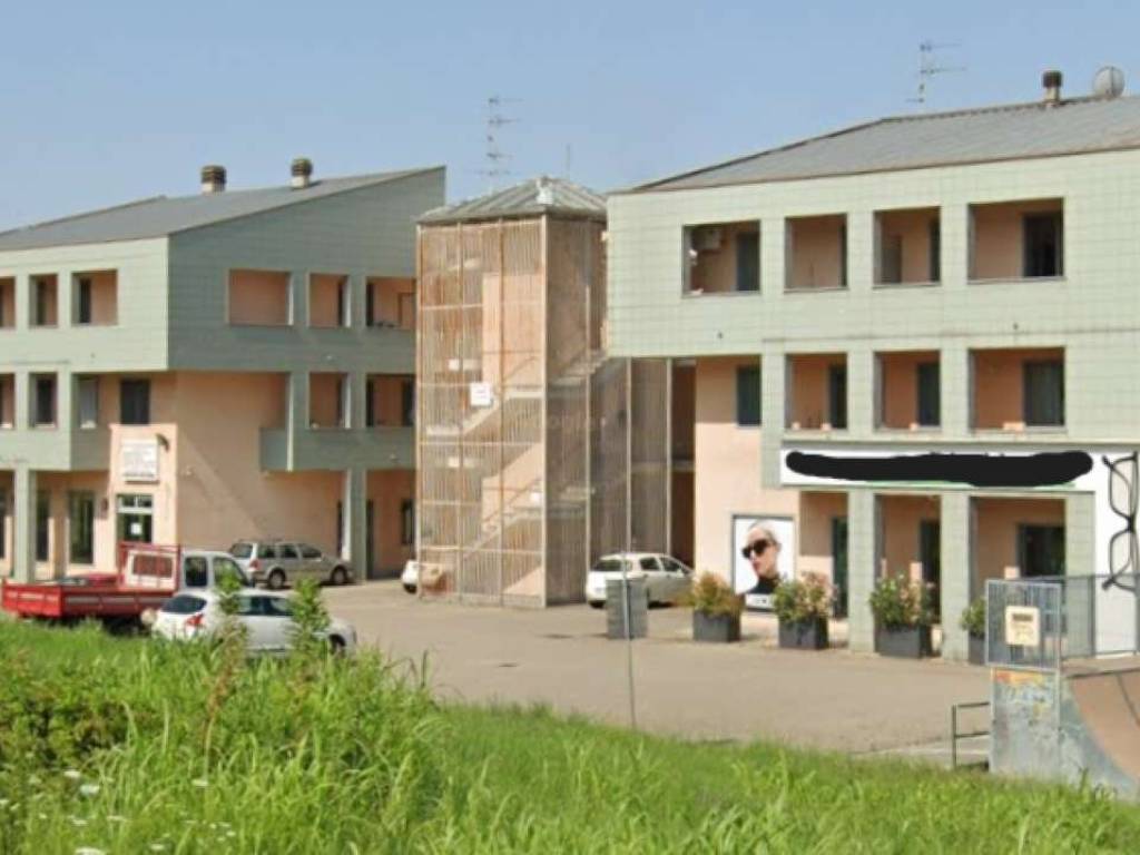 negozio in vendita a Pombia