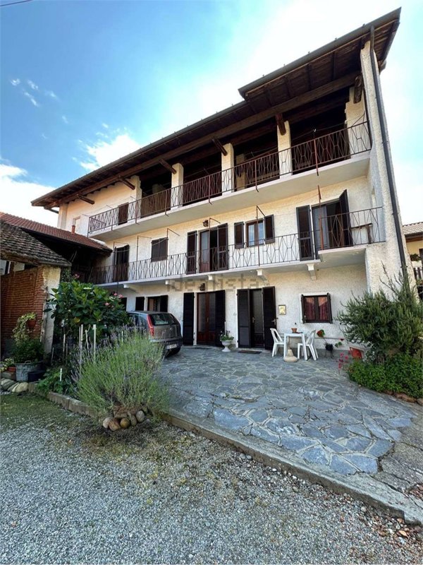 pentavano in vendita a Pombia