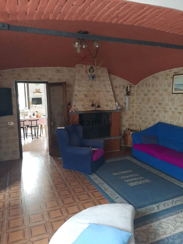 casa indipendente in vendita a Pombia