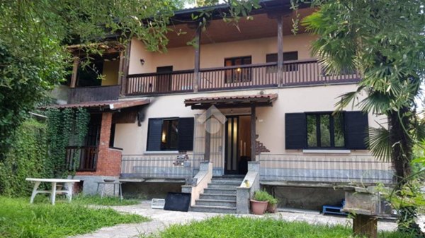 casa indipendente in vendita a Pombia