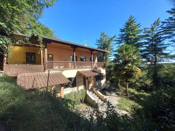 casa indipendente in vendita a Pombia