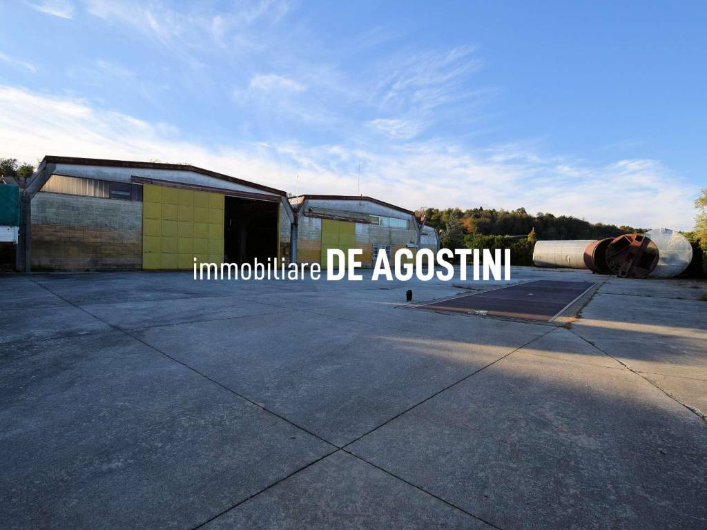 casa indipendente in vendita a Pombia