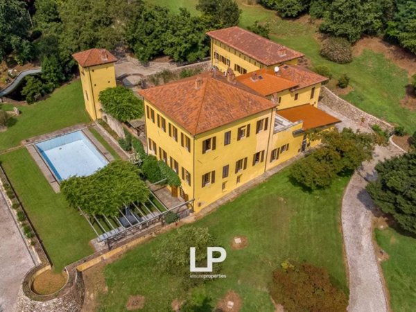 villa in vendita a Pombia