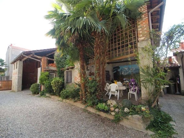 appartamento in vendita a Pombia