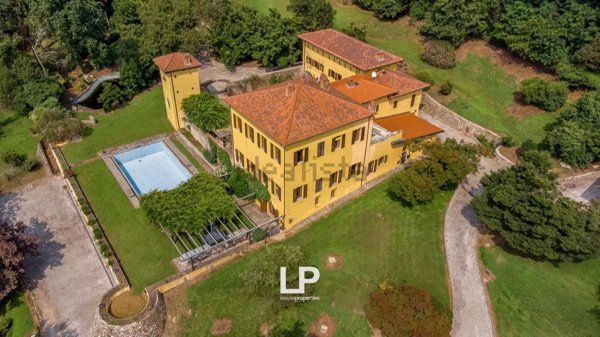 casa indipendente in vendita a Pombia
