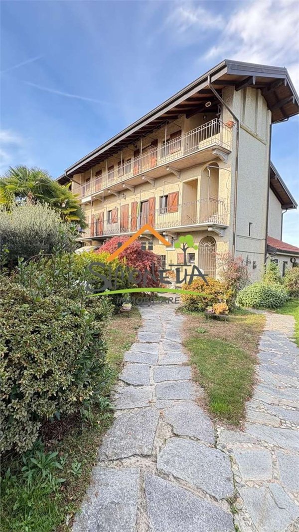 casa indipendente in vendita a Pombia