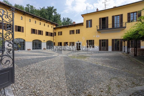 casa indipendente in vendita a Pombia