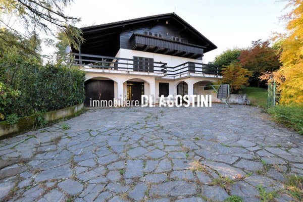 capannone in vendita a Pombia