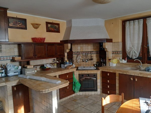 casa indipendente in vendita a Pombia