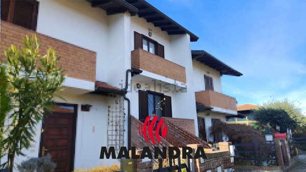 casa indipendente in vendita a Pombia