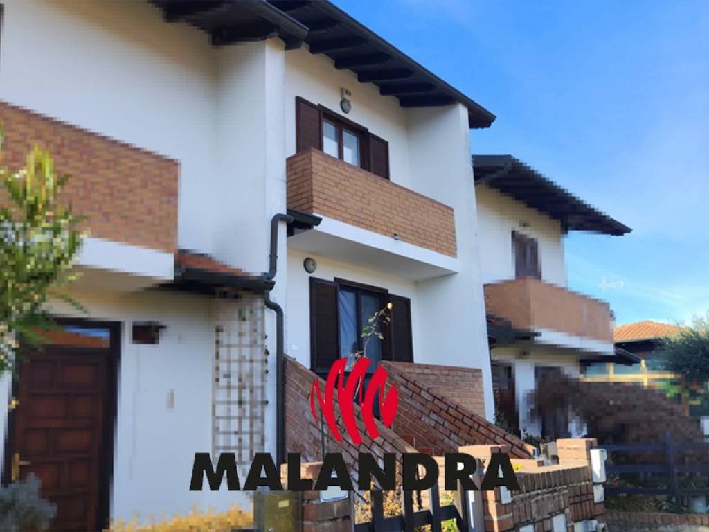 casa indipendente in vendita a Pombia