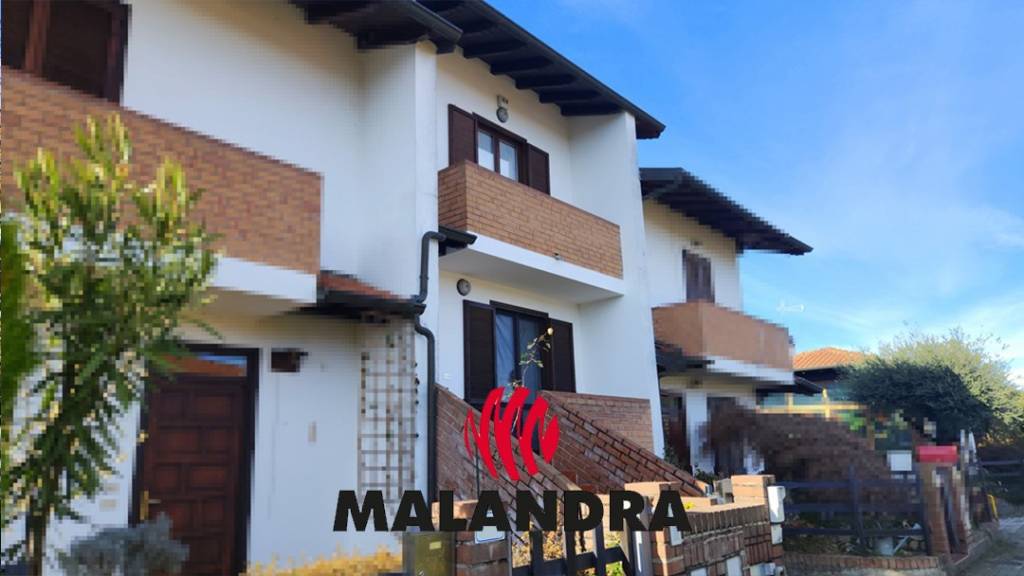 casa indipendente in vendita a Pombia