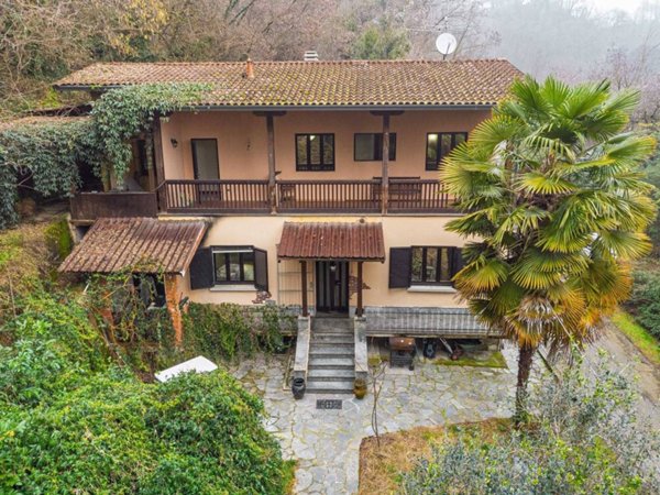 casa indipendente in vendita a Pombia