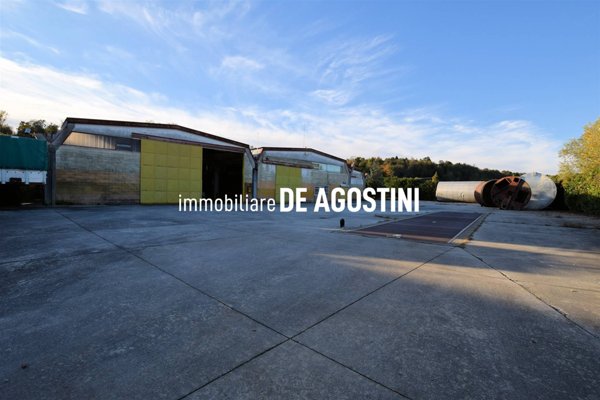 casa indipendente in vendita a Pombia