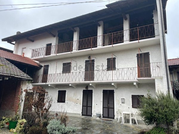 casa indipendente in vendita a Pombia