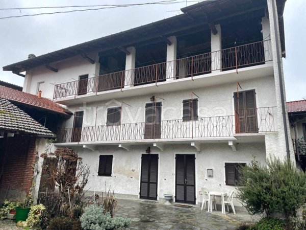 casa indipendente in vendita a Pombia