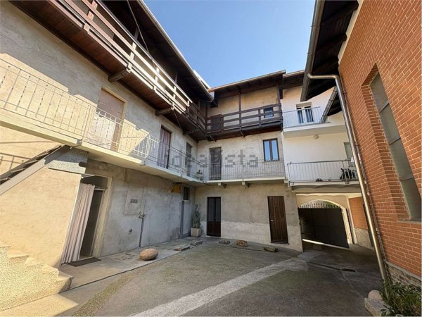 casale in vendita a Pombia