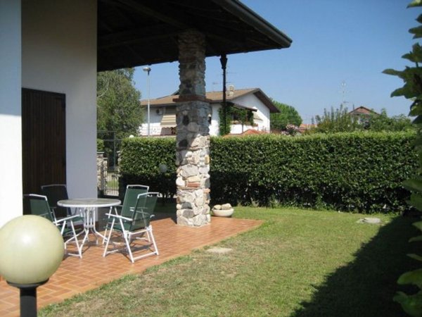 casa indipendente in vendita a Pombia