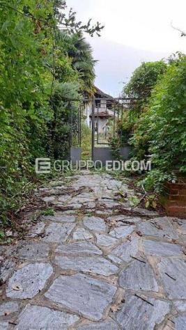 casa indipendente in vendita a Pombia