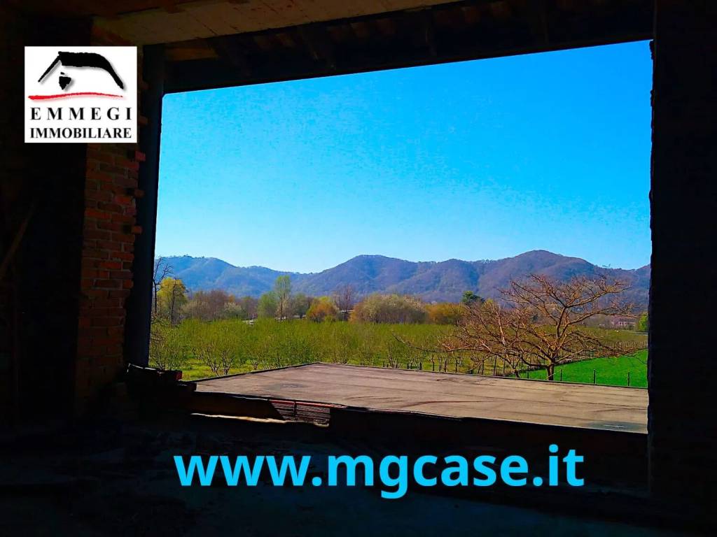 negozio in vendita a Prato Sesia