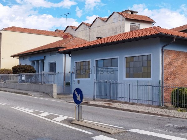 casa indipendente in vendita a Prato Sesia
