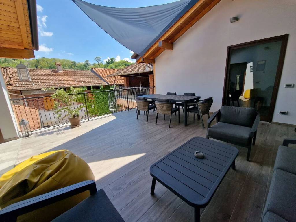 casa indipendente in vendita a Prato Sesia