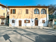 casa indipendente in vendita a Prato Sesia