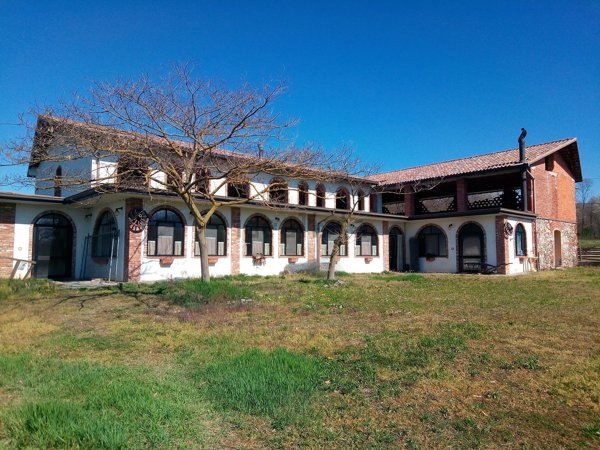 casale in vendita a Prato Sesia