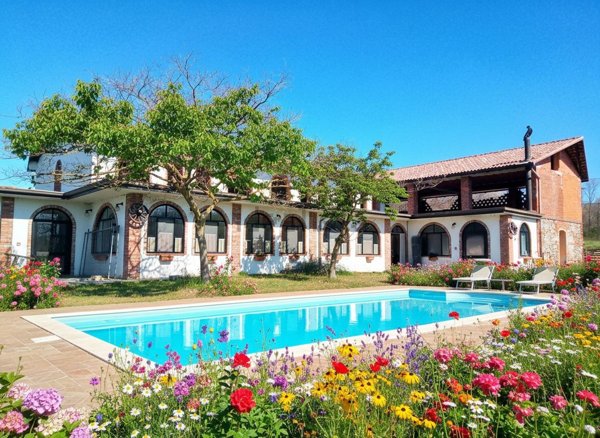 casale in vendita a Prato Sesia