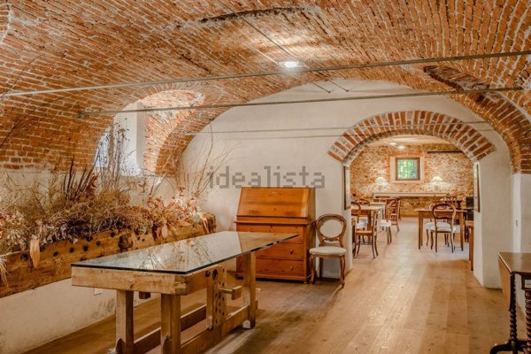 casa indipendente in vendita a Prato Sesia
