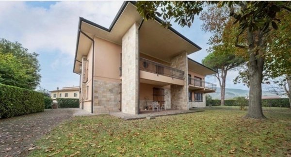 casa indipendente in vendita a Bientina
