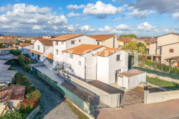 casa indipendente in vendita a Bientina