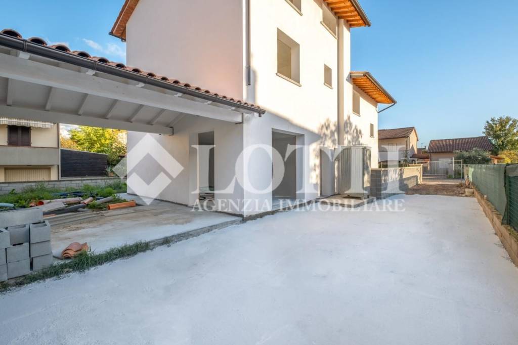 casa indipendente in vendita a Bientina