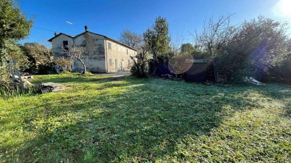 intera palazzina in vendita a Bientina in zona Quattro Strade