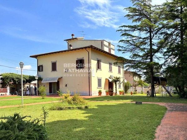 casa indipendente in vendita a Bientina