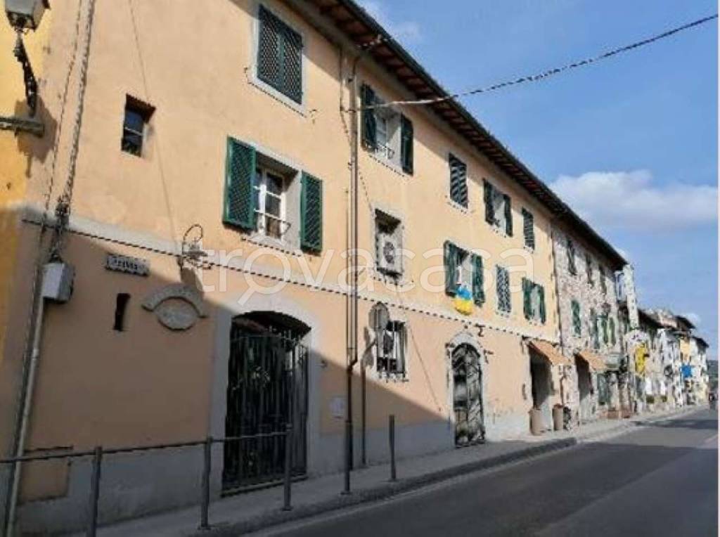trivano in vendita a Bientina